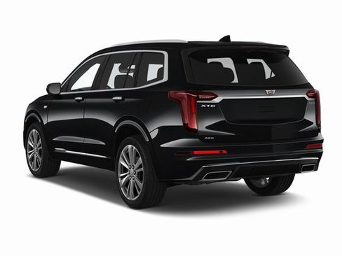 Used 2024 Cadillac XT6 Premium Luxury image 2