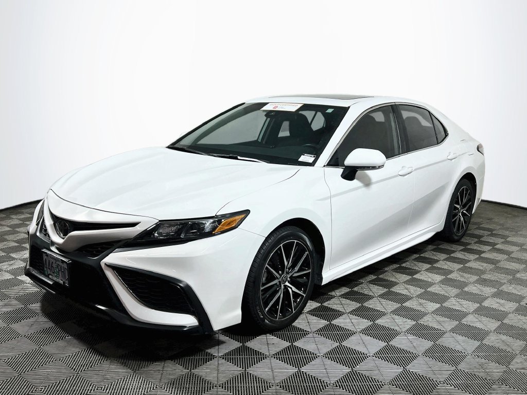 Certified 2023 Toyota Camry SE AWD/4WD image 3