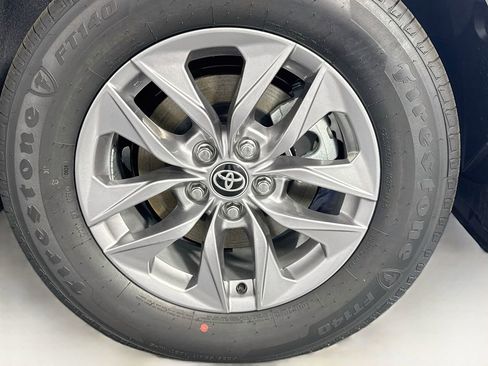 New 2026 Toyota Sienna XLE FWD image 32