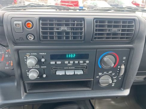 Used 1997 GMC Jimmy SLS w/ Marketing Option Pkg 6 image 11