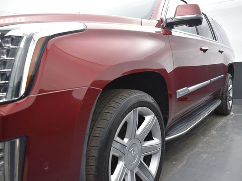 Used 2020 Cadillac Escalade ESV Premium Luxury image 47
