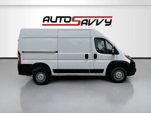 Used 2025 RAM ProMaster 2500 w/ Convenience Group FWD image 8