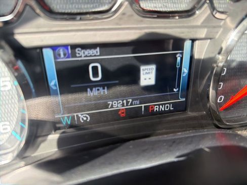 Used 2018 Chevrolet Silverado 1500 LT w/ Midnight Edition image 10