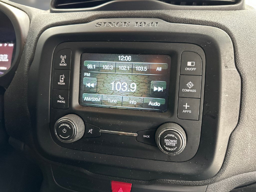 Used 2016 Jeep Renegade Latitude FWD image 20