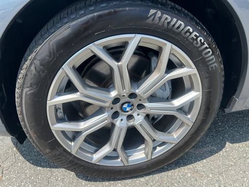 Used 2023 BMW X7 xDrive40i w/ Parking Assistance Package AWD/4WD image 9