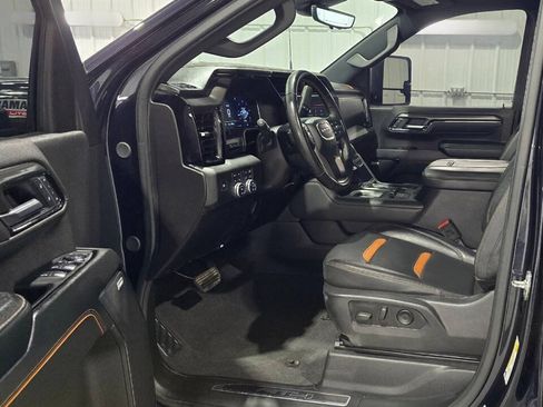 Used 2025 GMC Sierra 2500 AT4 w/ AT4 Premium Plus Package AWD/4WD image 7