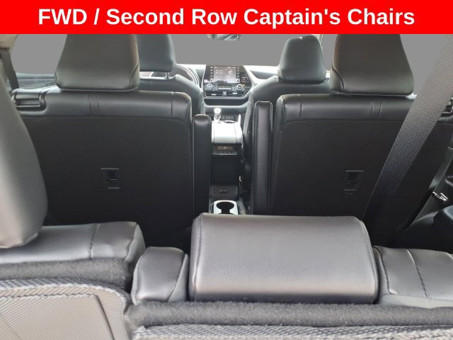 Used 2022 Toyota Highlander XLE FWD image 31