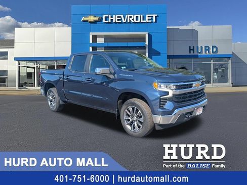 Used 2022 Chevrolet Silverado 1500 LT AWD/4WD image 1