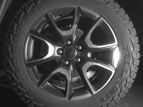 Used 2025 Jeep Compass Trailhawk AWD/4WD image 14