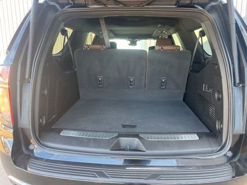 Used 2023 Chevrolet Suburban High Country w/ Advanced Technology Package image 8