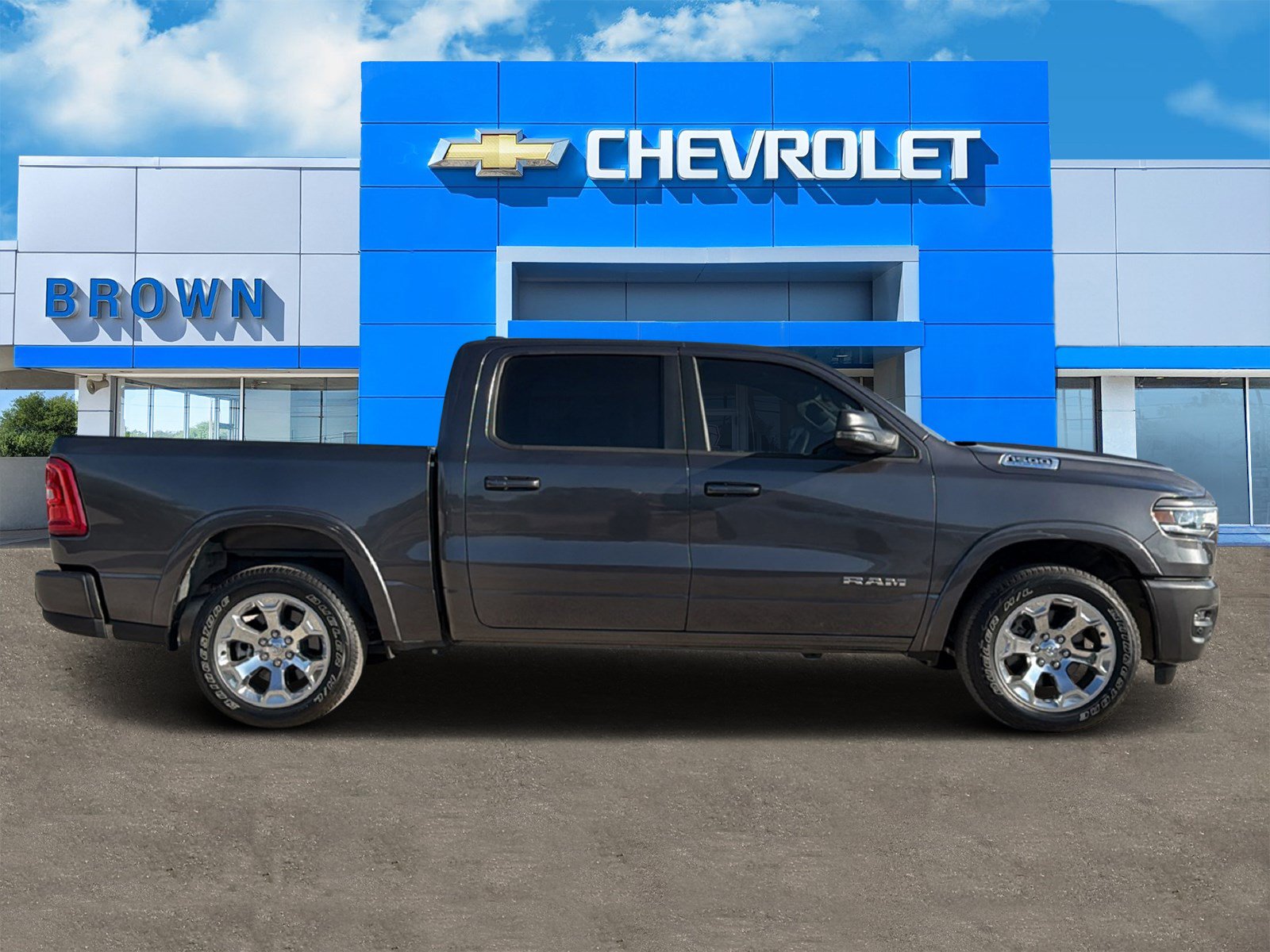 Used 2025 RAM 1500 Lone Star RWD image 2