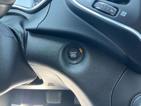 Used 2021 Jeep Cherokee Latitude Plus image 26