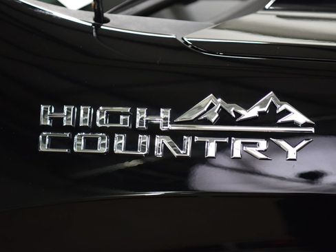 Used 2025 Chevrolet Silverado 1500 High Country w/ High Country Premium Package AWD/4WD image 16