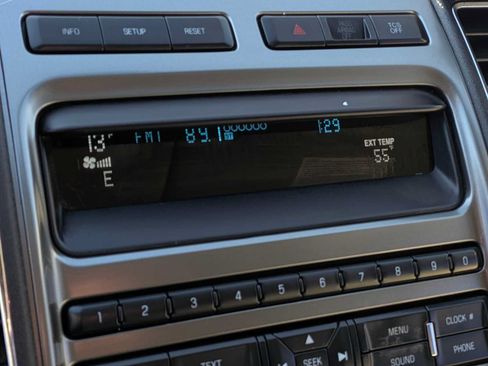 Used 2012 Ford Taurus Limited FWD image 22