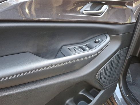 Certified 2023 Jeep Grand Cherokee Laredo w/ Luxury Tech Group I image 13