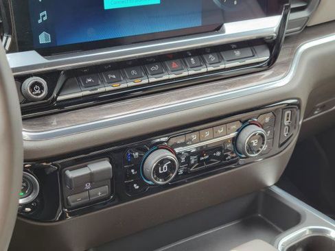 Used 2024 Chevrolet Silverado 1500 LTZ w/ Technology Package AWD/4WD image 20