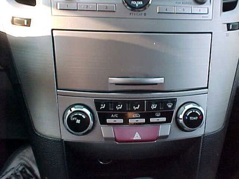 Used 2011 Subaru Outback 2.5i Premium w/ All-Weather Pkg image 24