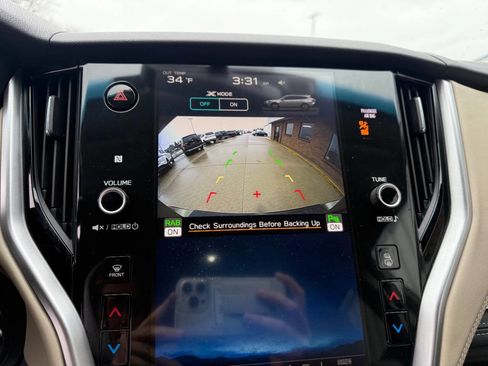 Used 2020 Subaru Outback Limited image 17