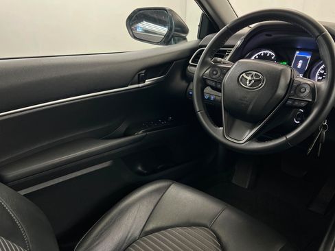 Used 2024 Toyota Camry SE FWD image 11