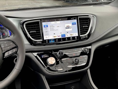 New 2026 Chrysler Pacifica Limited w/ S Appearance Package image 7