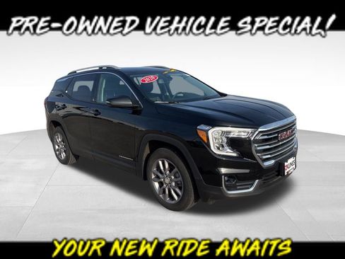 Used 2024 GMC Terrain SLT image 1