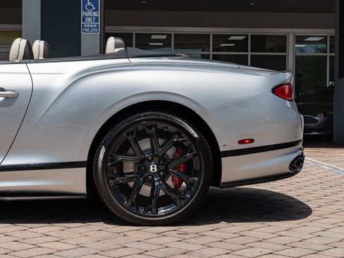 Used 2023 Bentley Continental GT Mulliner AWD/4WD image 40