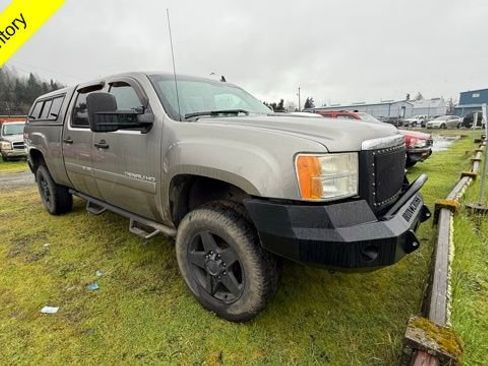 Used 2014 GMC Sierra 2500 Denali w/ Suspension Package, Off-Road image 2