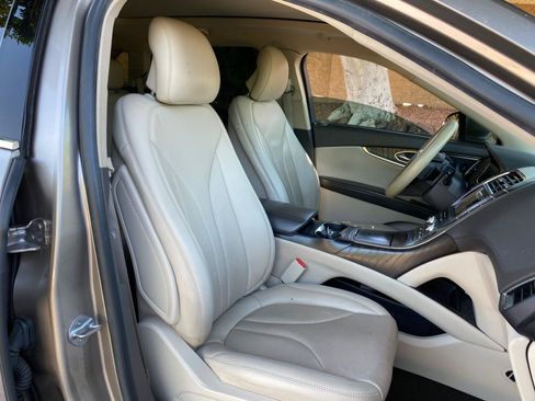 Used 2019 Lincoln Nautilus Reserve FWD image 49