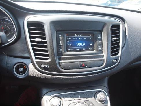 Used 2017 Chrysler 200 LX FWD image 10