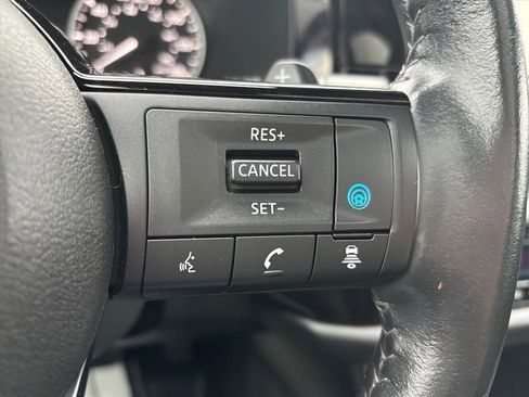 Used 2022 Nissan Pathfinder SL w/ SL Premium Package image 16