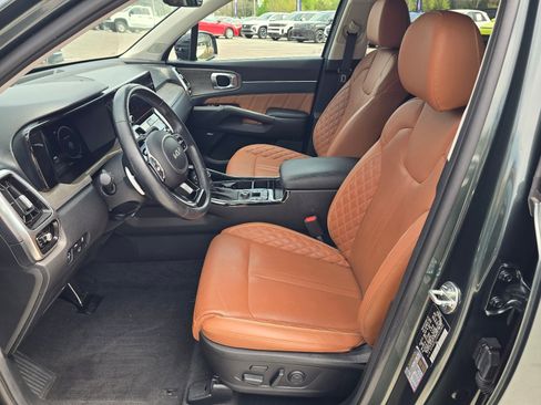 Used 2023 Kia Sorento SX Prestige image 12