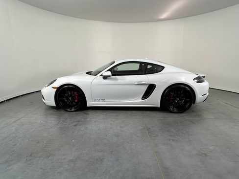 Used 2022 Porsche 718 Cayman GTS RWD image 2