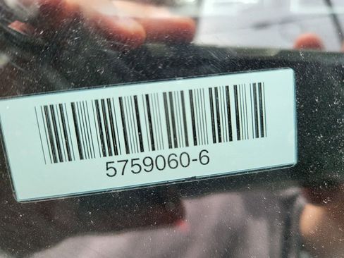 Used 2025 Hyundai Venue SEL FWD image 3