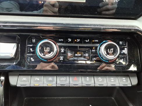 Certified 2024 GMC Sierra 1500 AT4X image 22