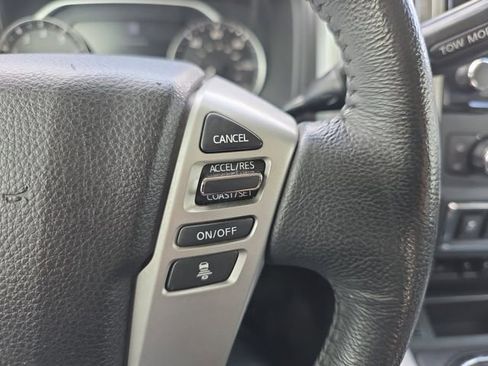 Used 2020 Nissan Titan SV w/ SV Convenience Package image 10