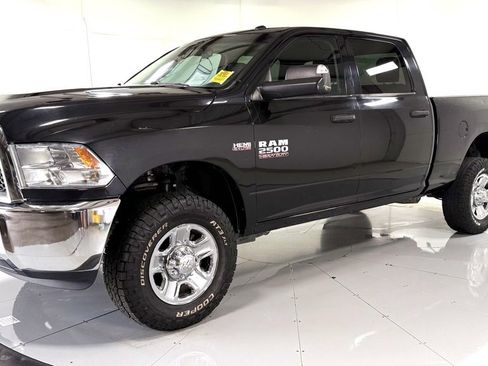 Used 2018 RAM 2500 Tradesman w/ Chrome Appearance Group image 9