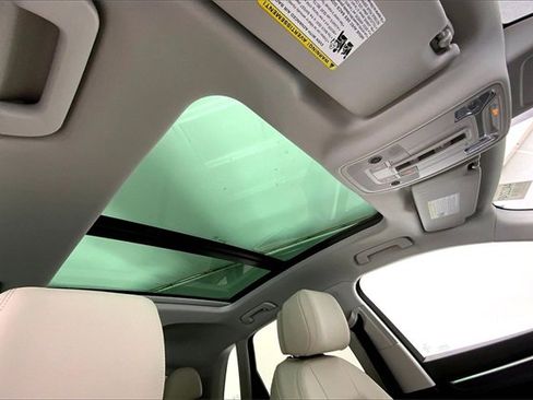 Certified 2024 Audi Q3 2.0T Premium Plus image 22