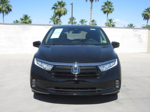 Certified 2024 Honda Odyssey EX-L image 3