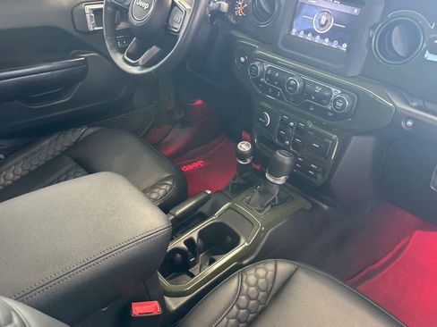 Used 2021 Jeep Wrangler Unlimited Sport AWD/4WD image 17