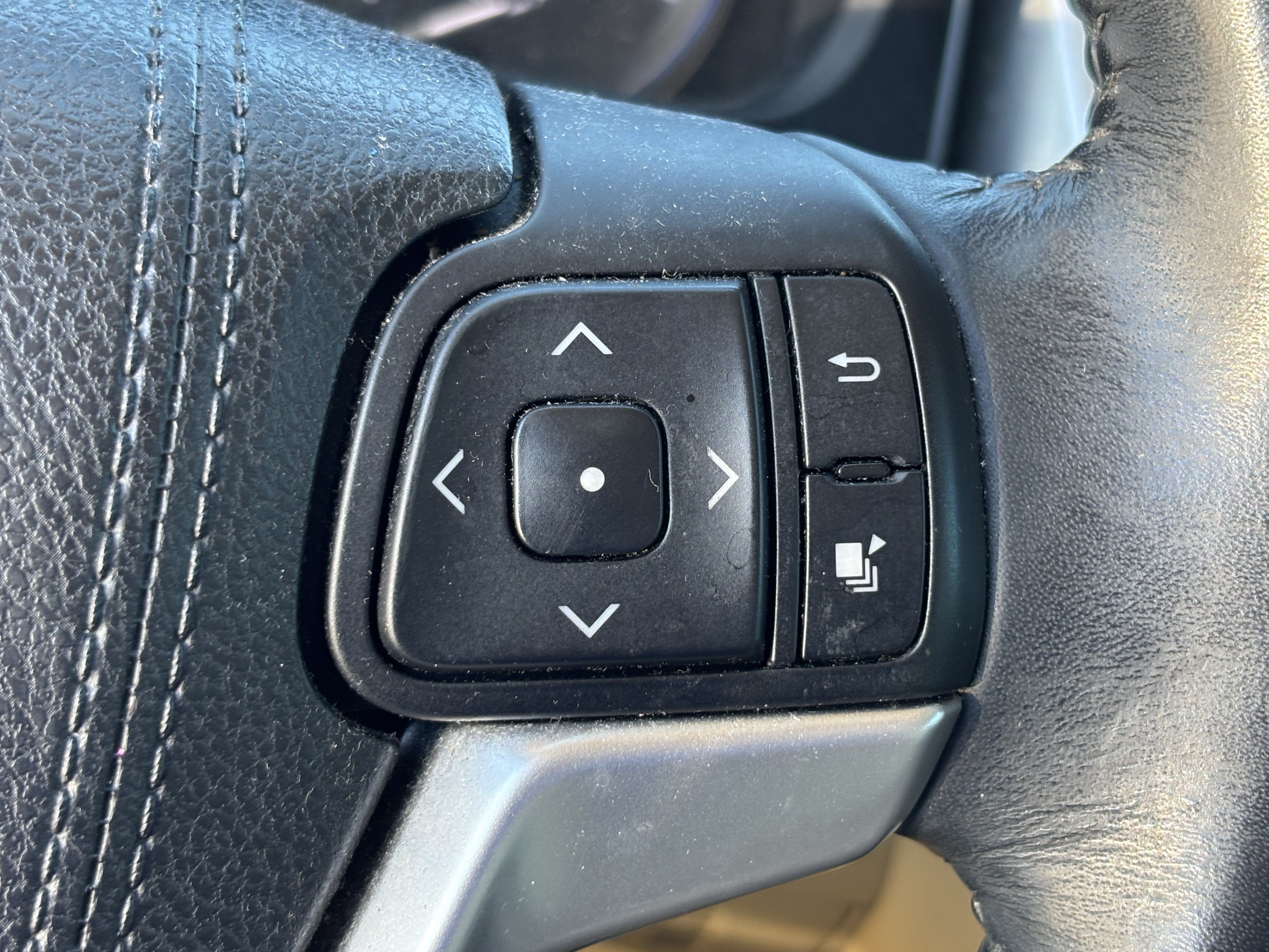 Used 2015 Toyota Highlander XLE FWD image 20