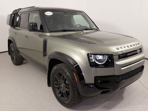 Used 2024 Land Rover Defender 110 S image 6