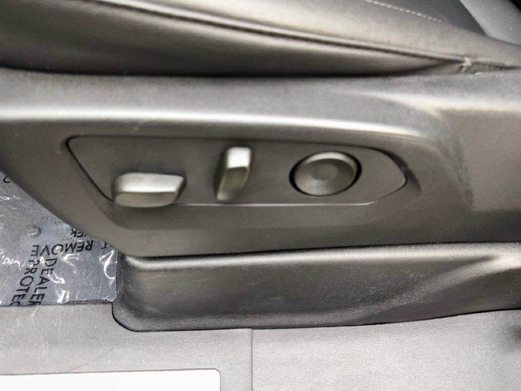 Used 2024 Chevrolet Tahoe LT AWD/4WD image 32