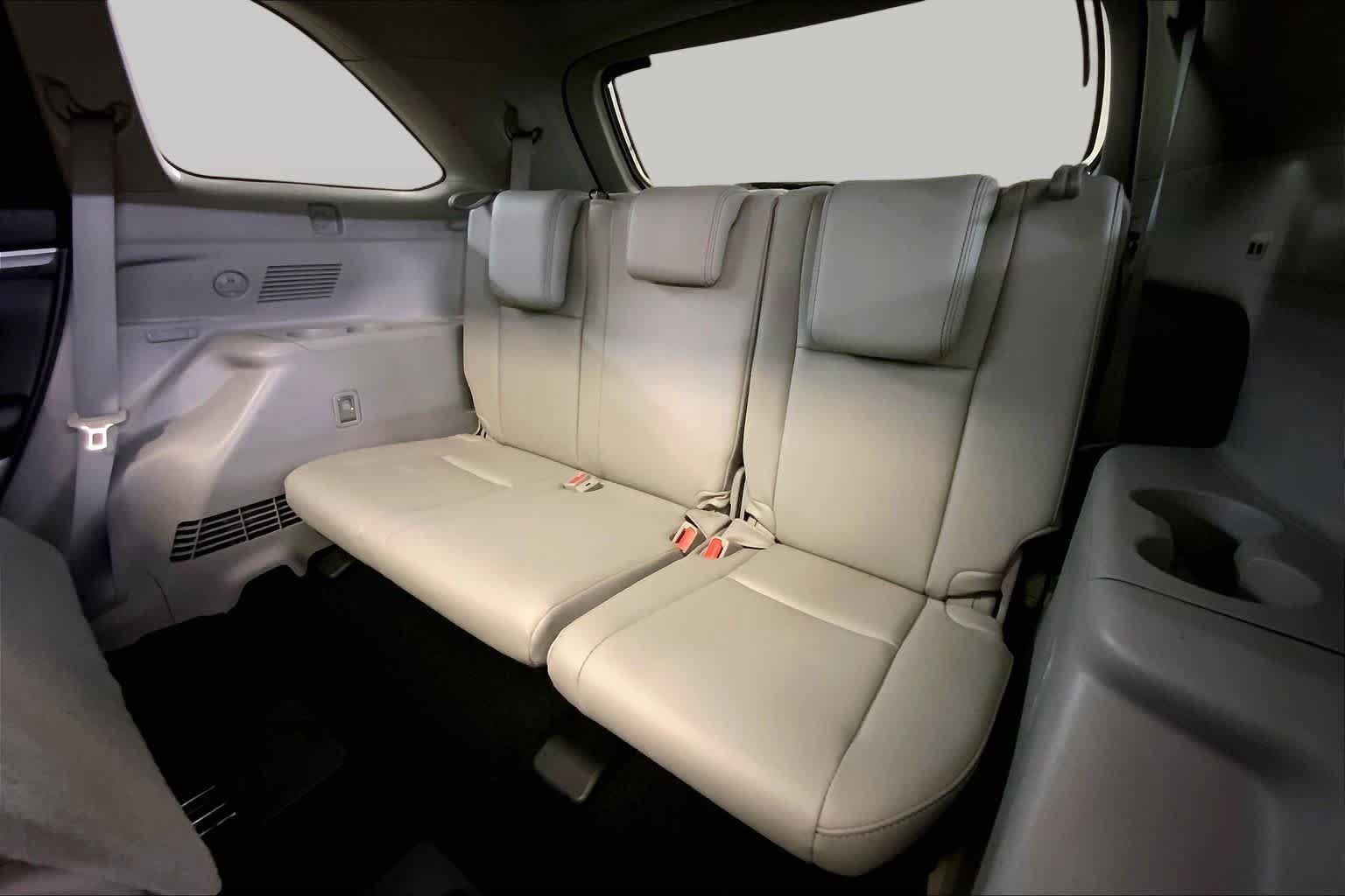 Used 2017 Toyota Highlander Limited Platinum AWD/4WD image 19
