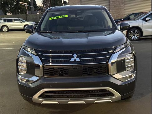 Used 2025 Mitsubishi Outlander SE Tech Pacakge image 3