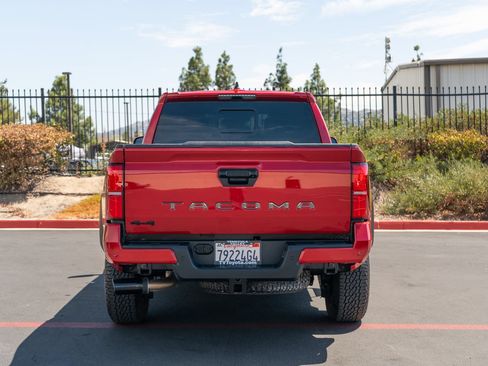 Certified 2025 Toyota Tacoma TRD Off-Road w/ TRD Off Road Upgrade Package AWD/4WD image 9