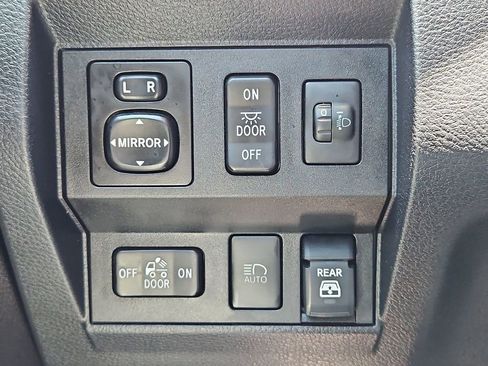 Used 2020 Toyota Tundra SR5 w/ SR5 Upgrade Package RWD image 26