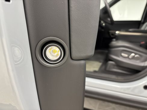 Used 2024 Rivian R1S Adventure AWD/4WD image 32