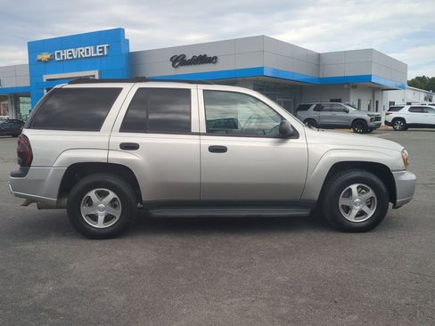 Used 2006 Chevrolet TrailBlazer LS w/ LS Preferred Equipment Group AWD/4WD image 6