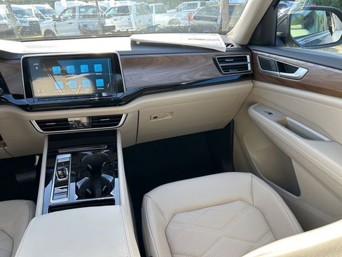 New 2026 Volkswagen Atlas SE FWD image 11