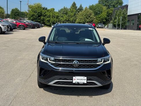 Used 2024 Volkswagen Taos SEL AWD/4WD image 32